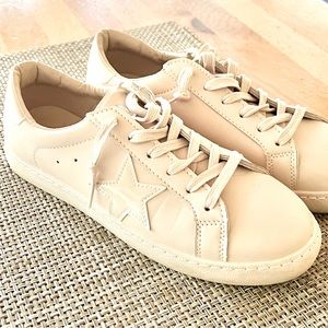 Vintage Havana Star Patch Perforated Sneakers